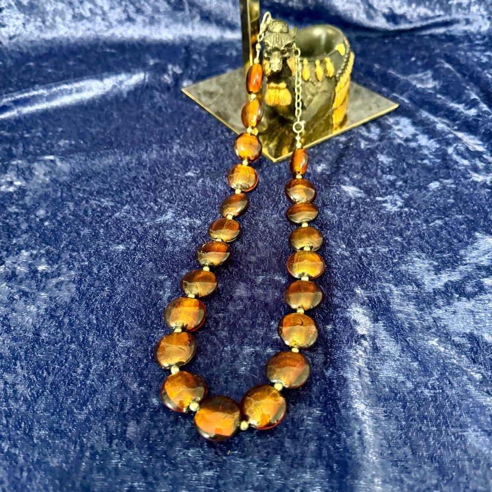 Vintage Stunning Beautiful Faux Caramel Red Amber Chunky Bead Gold Tone Necklace